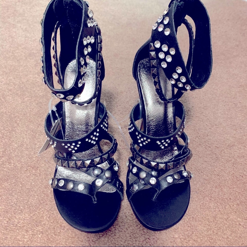 New with TAG in a box Zigi high heel shoes